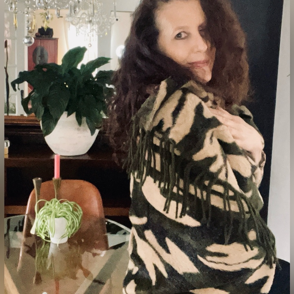 Shrug/sleeved poncho